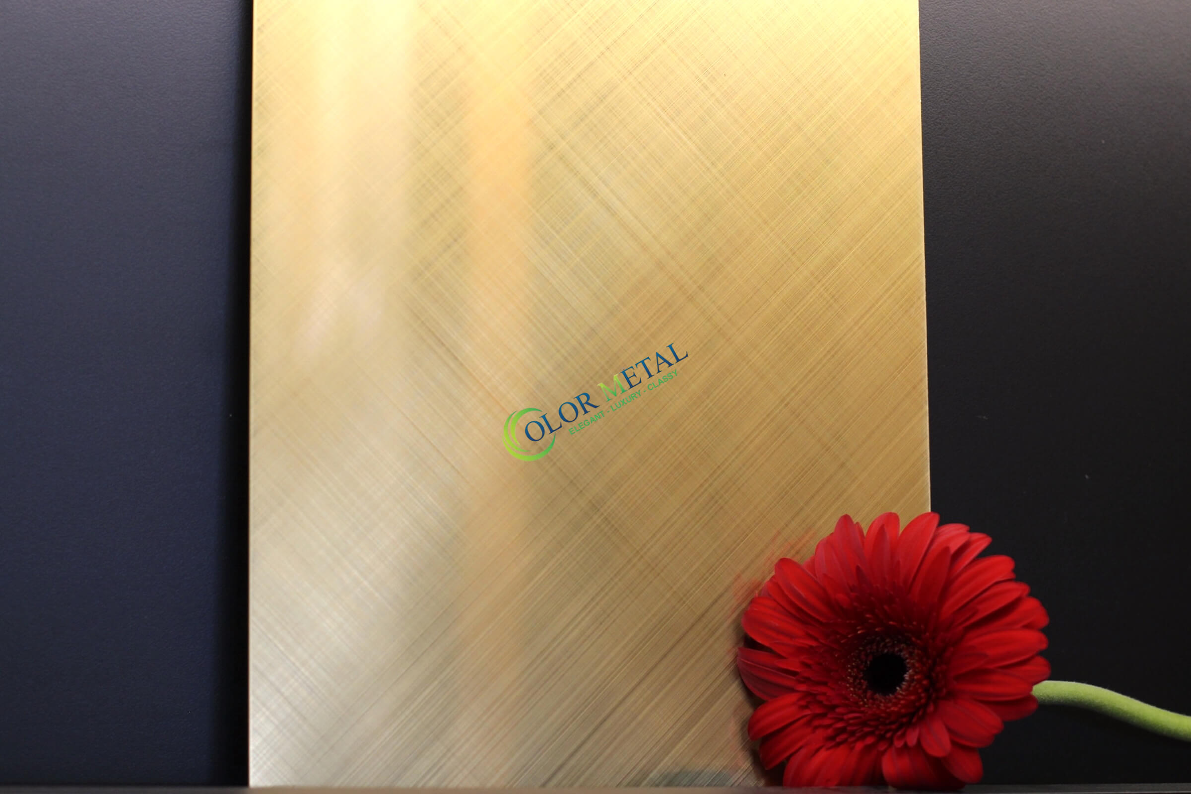 Hairline Cross Gold