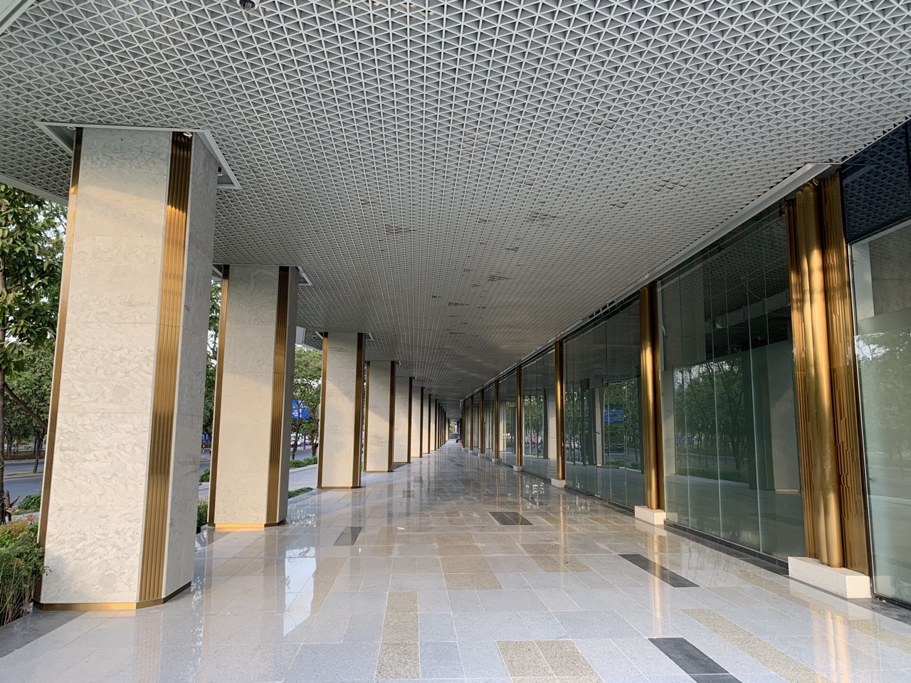 Inox xước chéo (Hairline Cross)